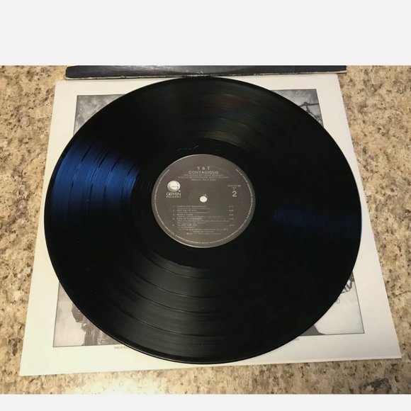 Vintage 1987 Y&T Contagious Album - Picture 6 of 6
